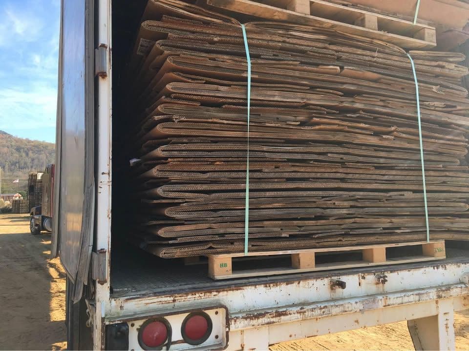 Used 32x53x40 5 wall Gaylord Boxes - Manchester, TN 37349