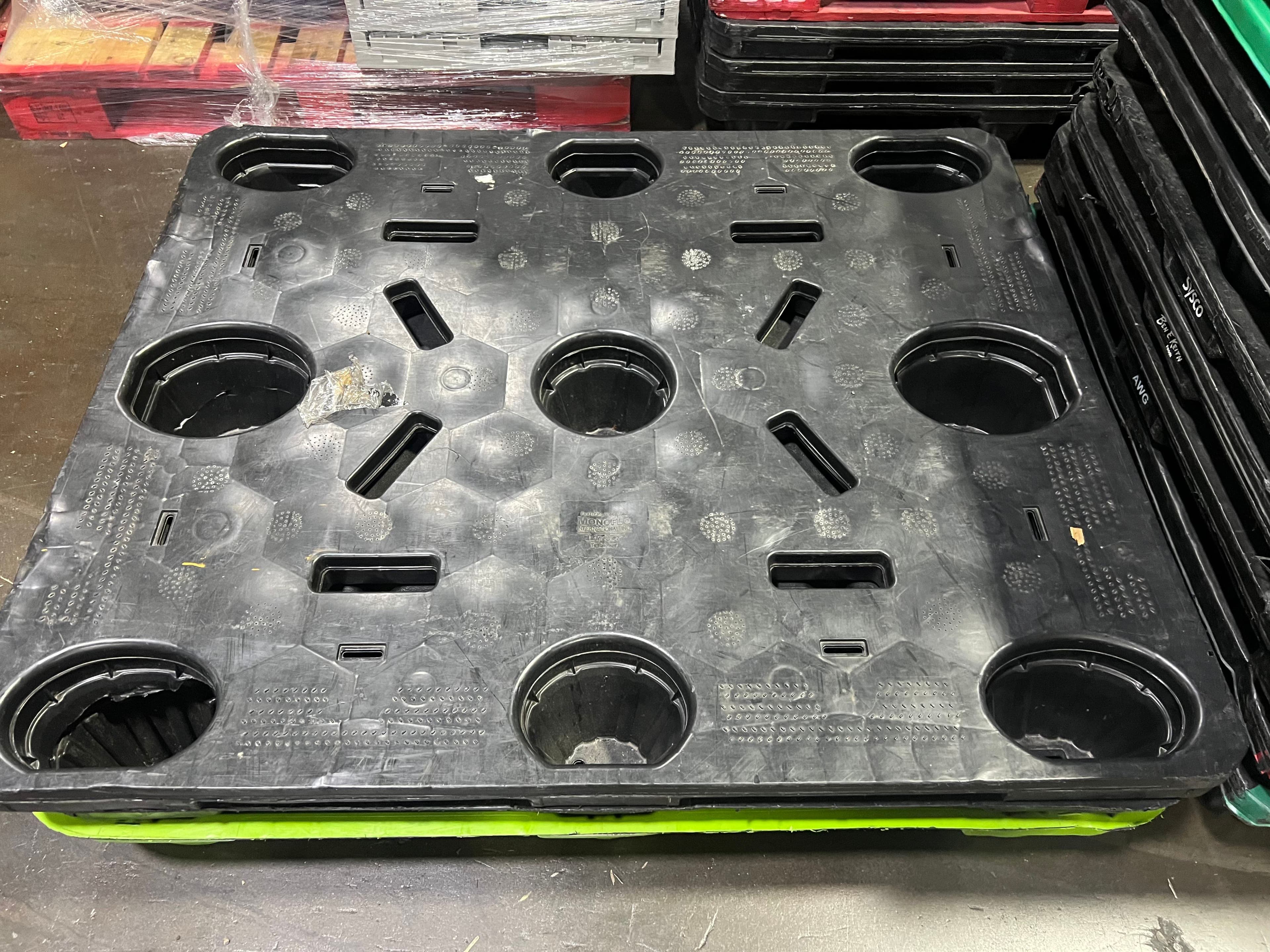 43 x 43 Used Nestable Plastic Pallets - Sacramento CA 95823