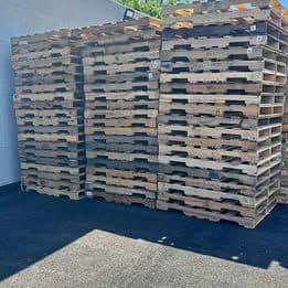 Used Wooden Pallets 48x40 - Tampa, FL 33611