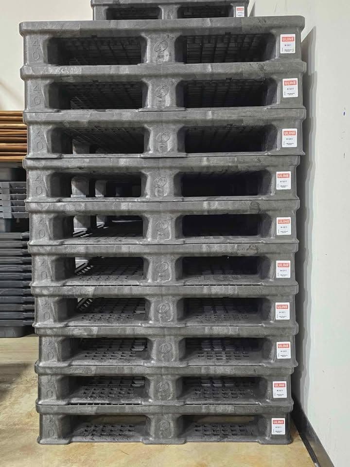 Clean 1-Time Used HDPE Plastic Pallets - Charlotte NC 28215