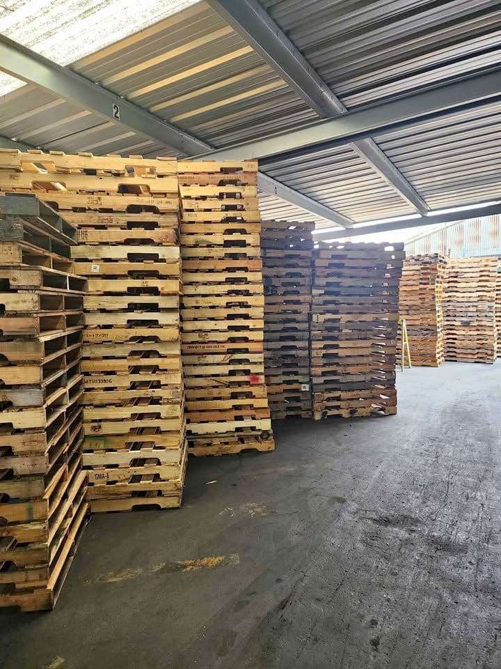 Grade A 48" x 40" Whitewood GMA Wooden Pallets -Chicago IL 60617
