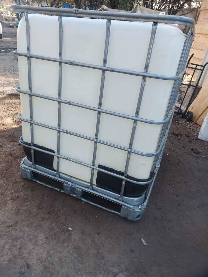Used 275 Gallon Butterfly Valve IBC Totes - Nashua NH 03060