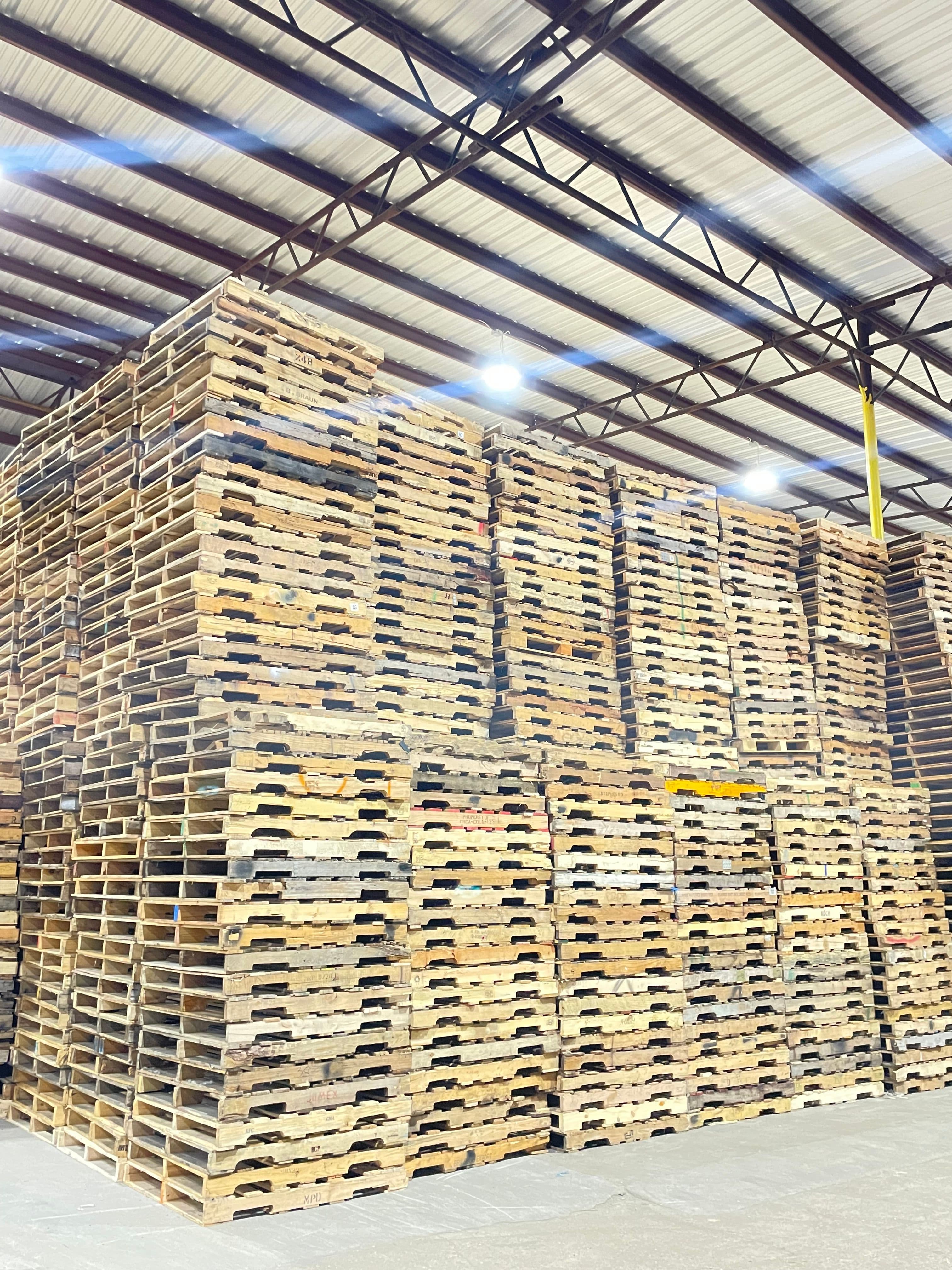 Grade B 48 x 40 GMA Wood Pallets - Columbus OH 43201