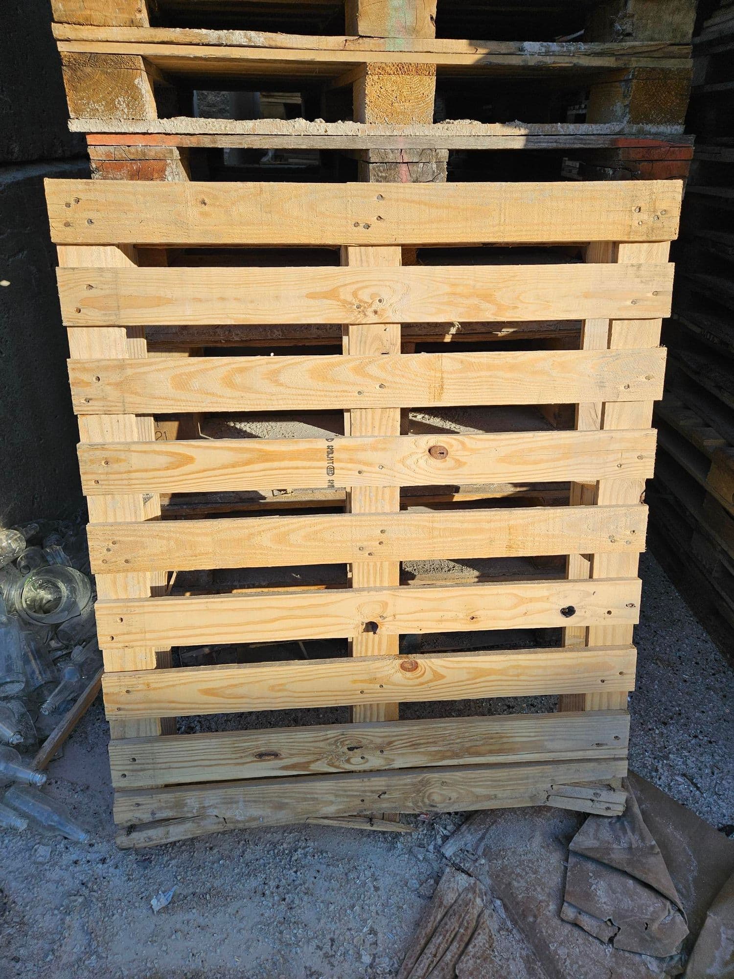 44" x 56" Wooden Pallets - Indianapolis, IN 46241