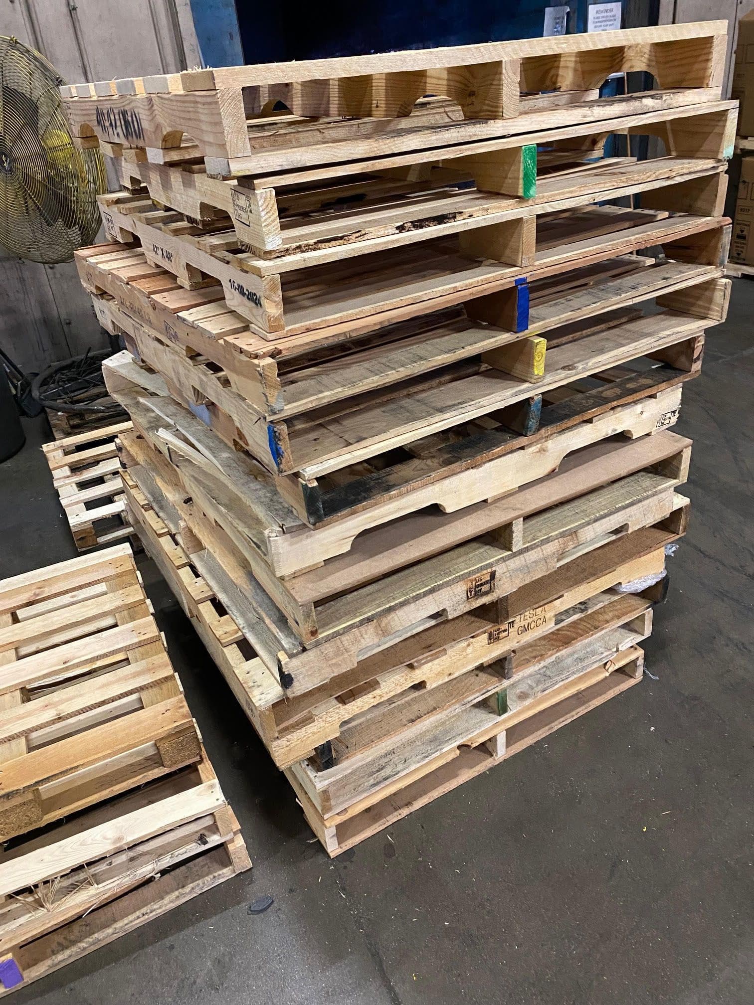 Used 48x40 Wooden Pallets - Nashville, TN 37024