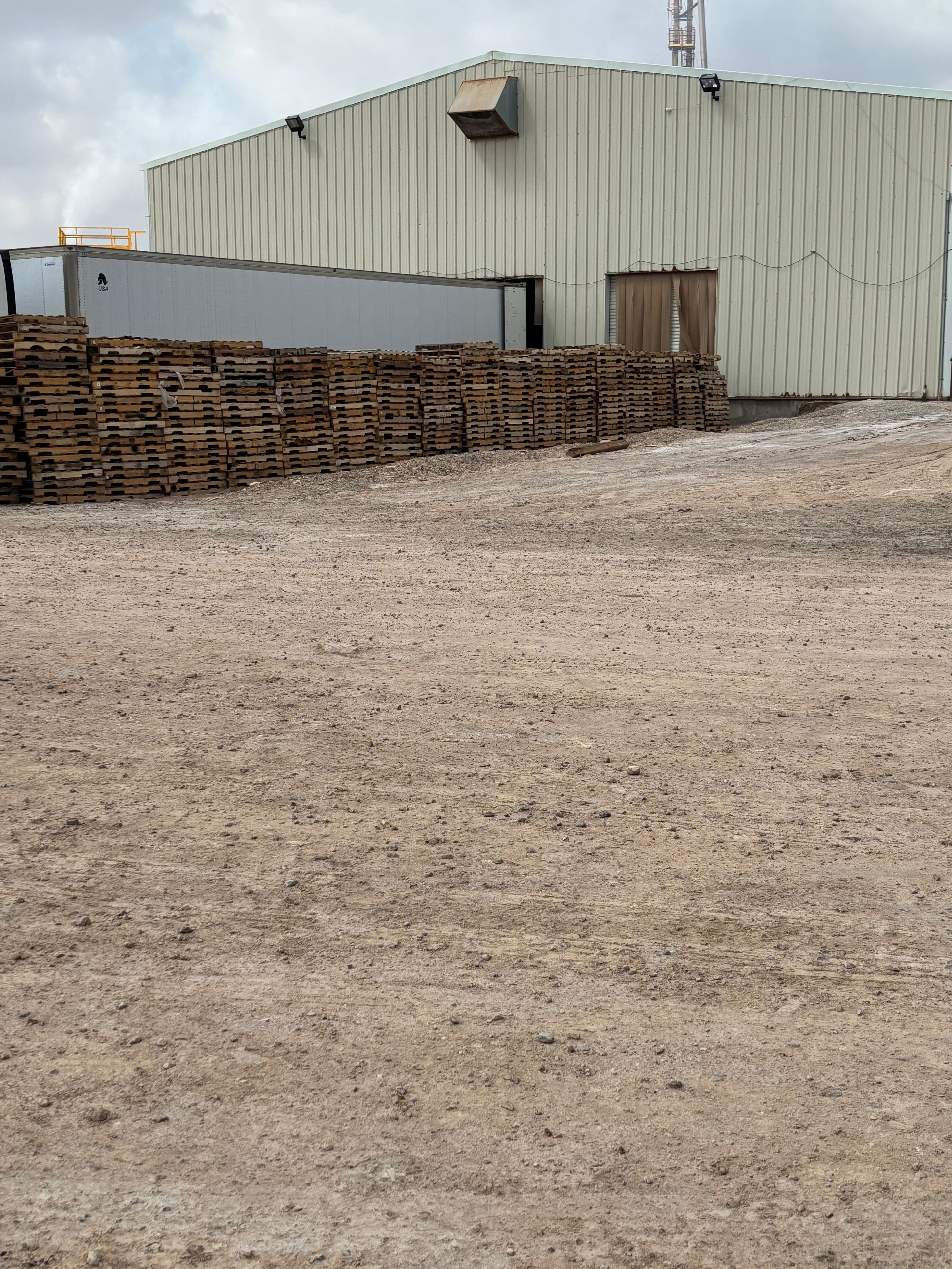 48 x 40 Grade B Pallets - Loving, NM 88256 - Image 2