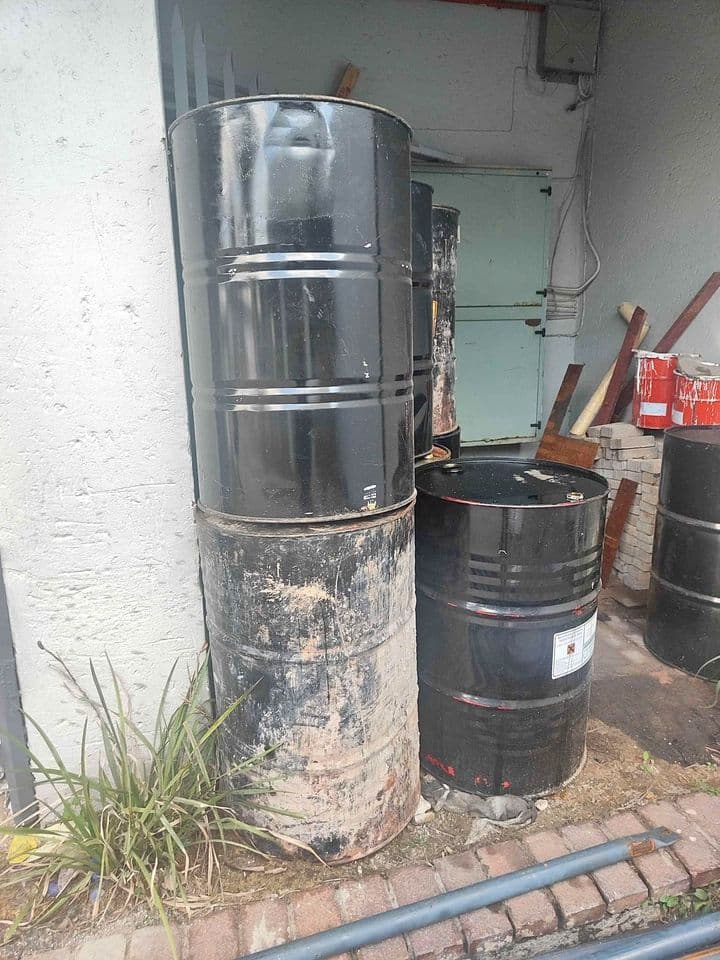 55 Gallon Used Metal Drums - East Orange NJ 07017