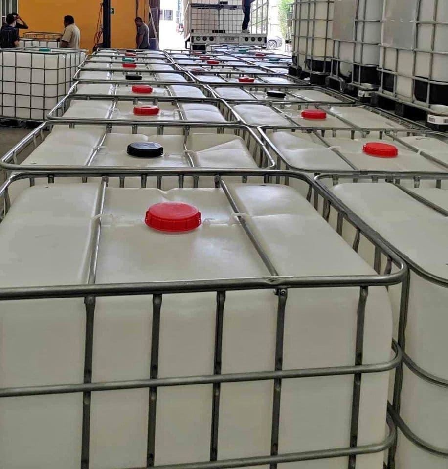 Reconditioned Recycled IBC Totes 275 Gallons New Valves - Lincoln NE 68516