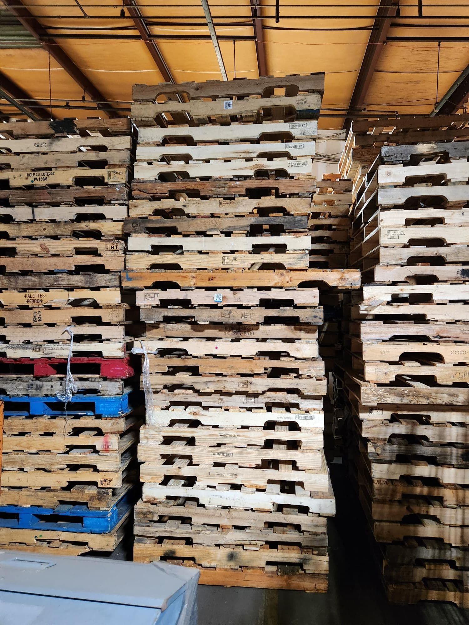 Grade B 48 x 40 Wooden Pallets - Schenectady NY 12303