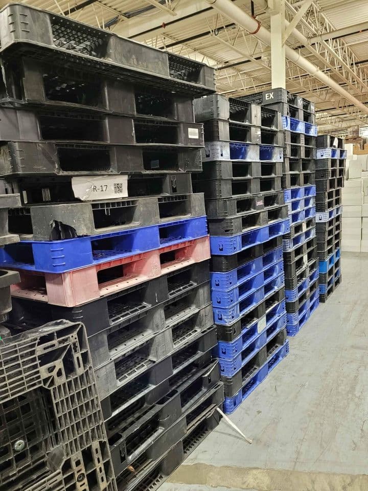48 × 40 Plastic CBA Pallets - Topeka KS 66614