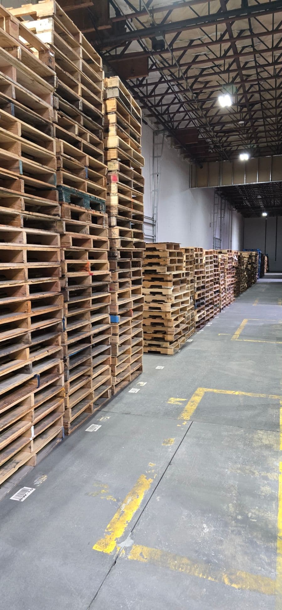 Repaired Grade A 48 x 40 Wood Pallets - Salt Lake City , UT 84101 - Image 2