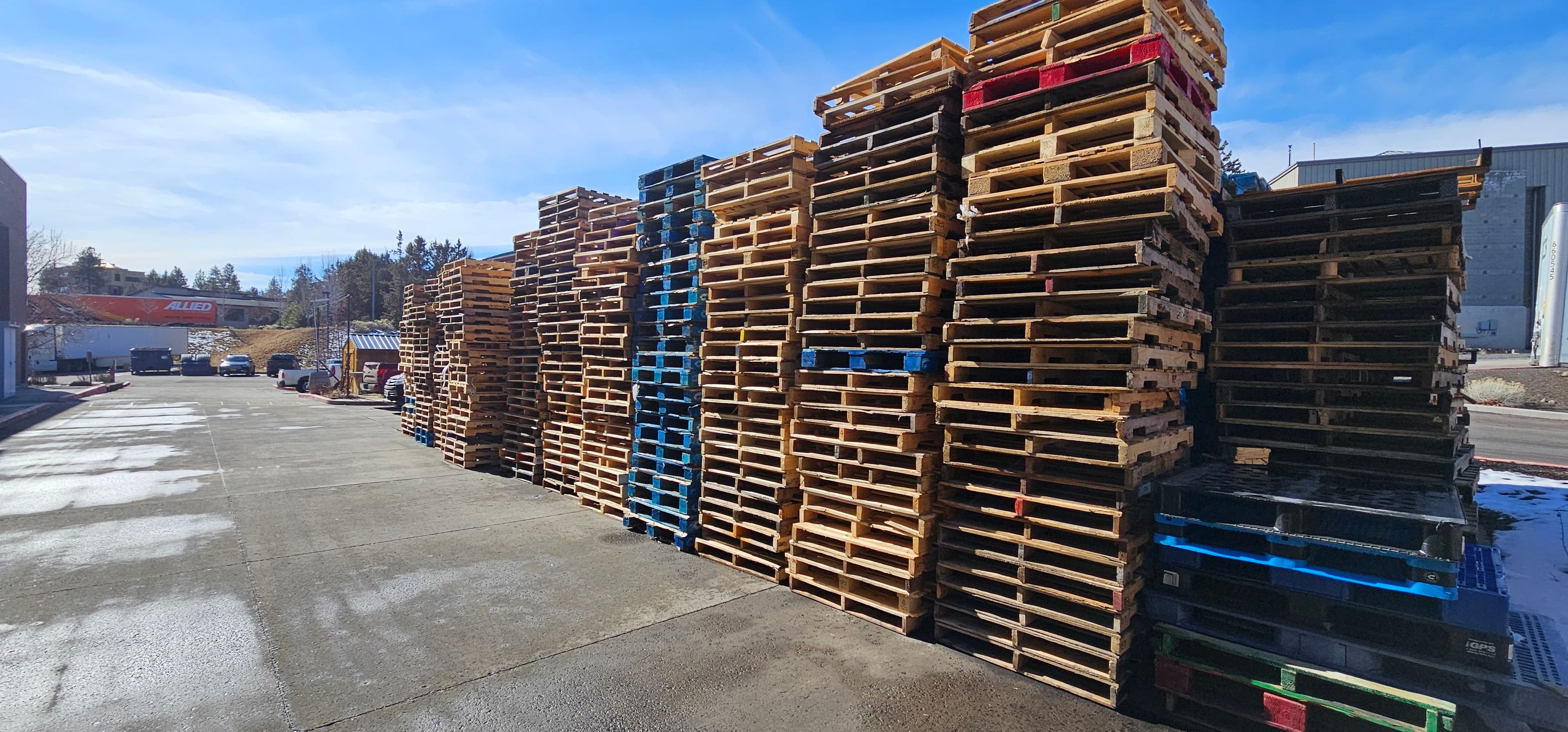 Used 48x40 Wooden Pallets - Bend, Oregon 97702