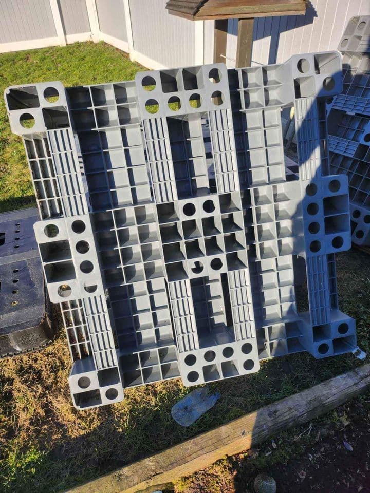 48 × 40 CBA Plastic Pallets - New Haven CT 06511