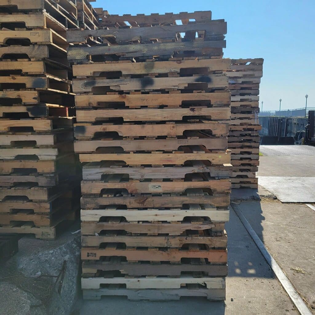 48x40 Grade B Pallets - Saint Ignace, MI 49781