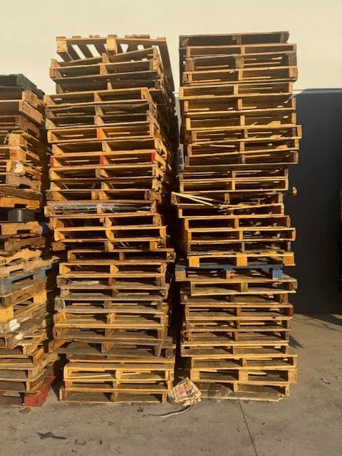 Used 48x40 Wooden Pallets - Commerce, CA 90040