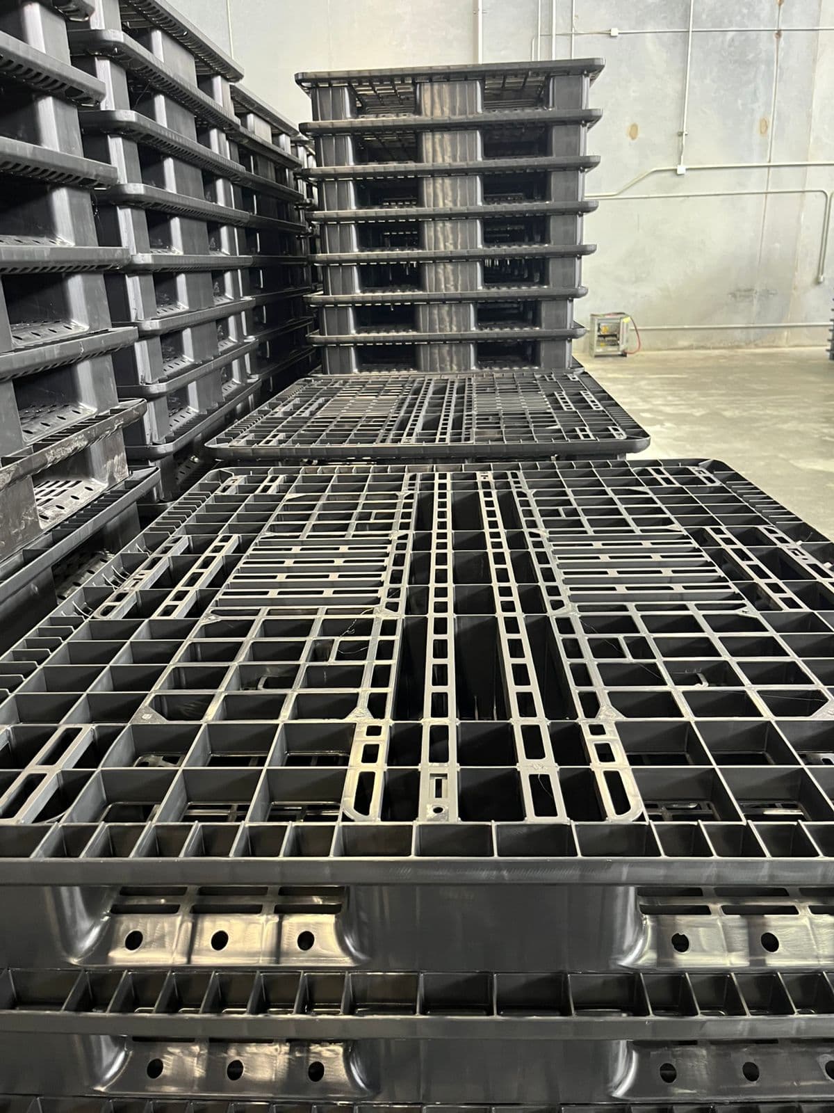 New 51x43x5.9 Plastic Pallets - Houston, TX 77047
