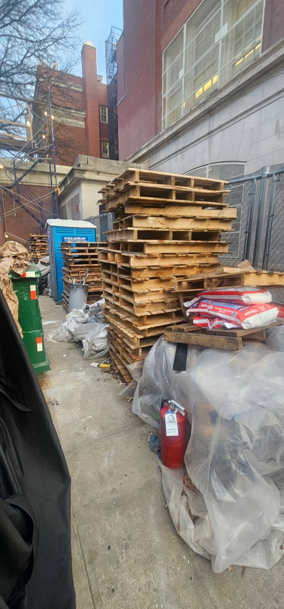 Used 48x40 Wooden Pallets - Clarksville, Tennessee 37042