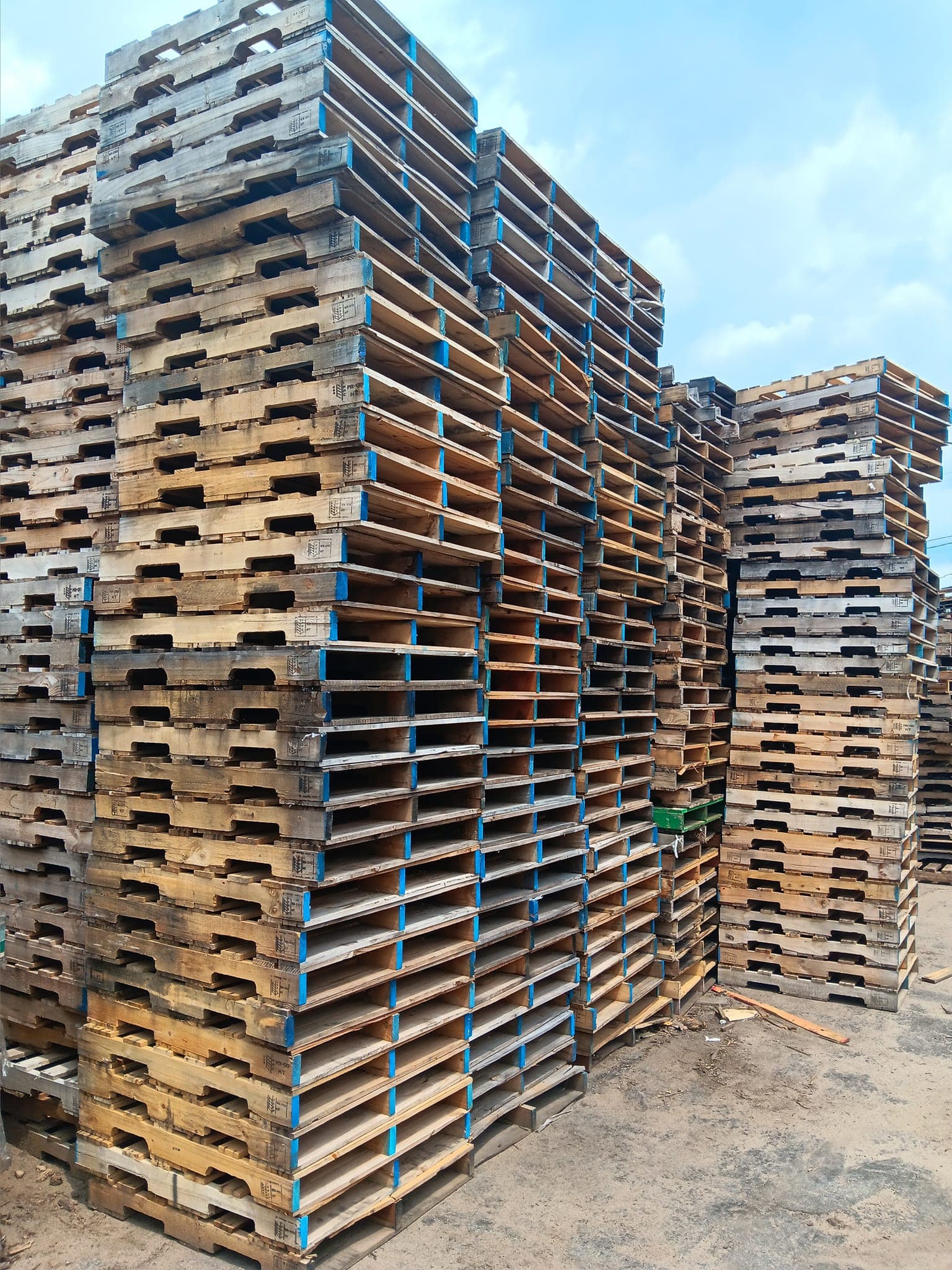 41x37 Used Custom Wooden Pallets -Bakersfield CA 93307