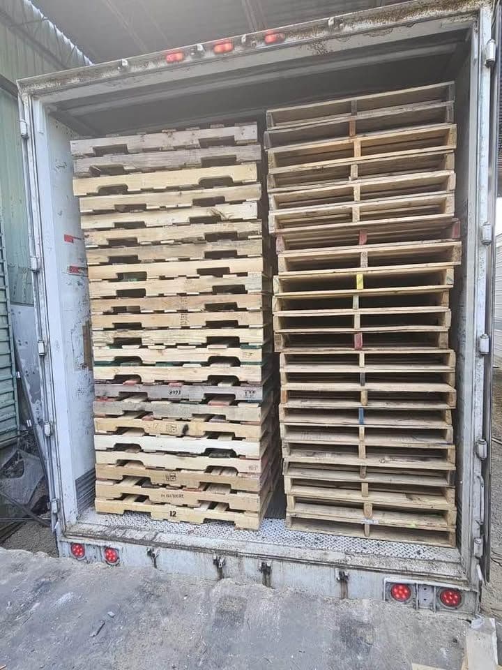 Standard Size 48" x 40" Grade A 4-way entry Stringer Pallets - Virginia Beach VA 23464