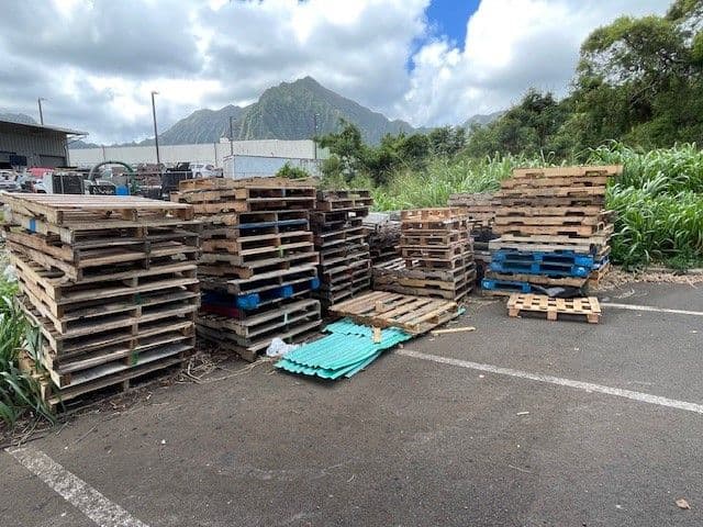 Used 48x40 Grade B Wooden Pallets - 	Chino Hills, CA 91709