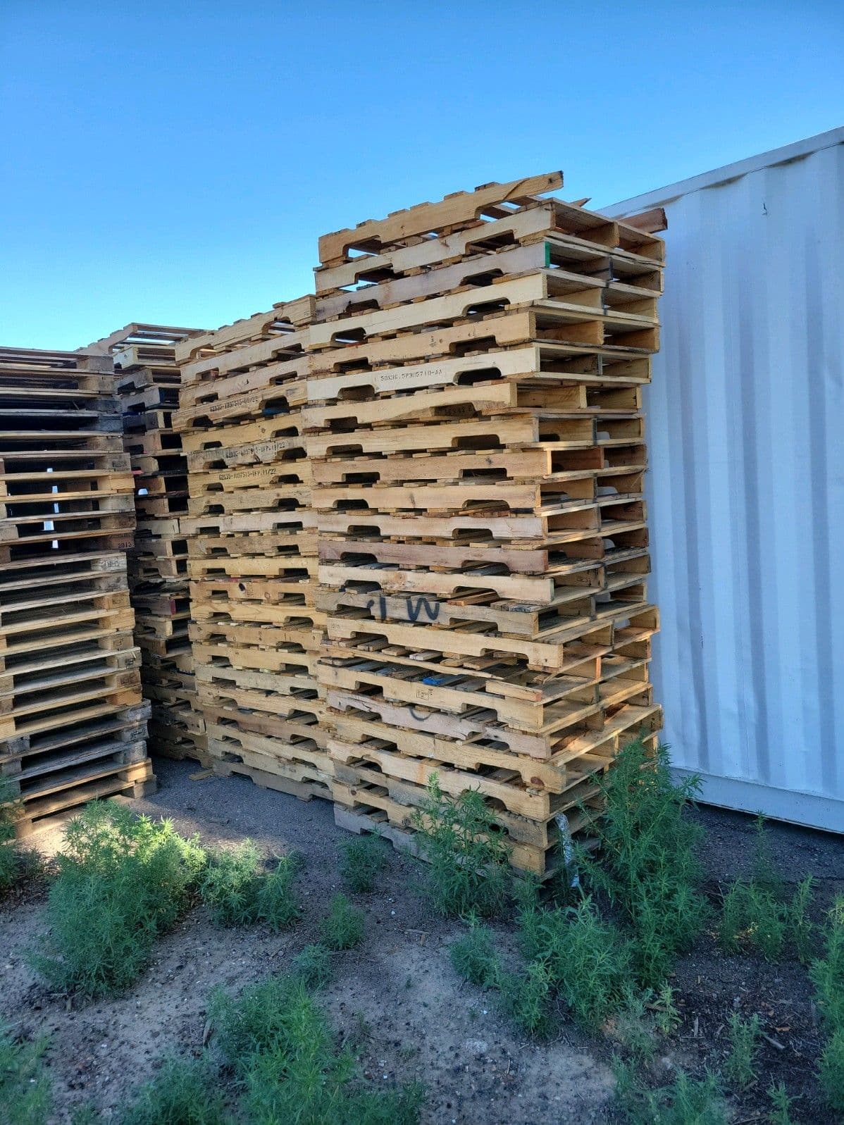 Grade B 48 x40 4 Way Entry Wood Pallets - Austin TX 78758