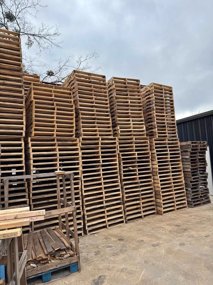 Grade A Used Wooden Pallets 48x40 - Nashville, TN 37152