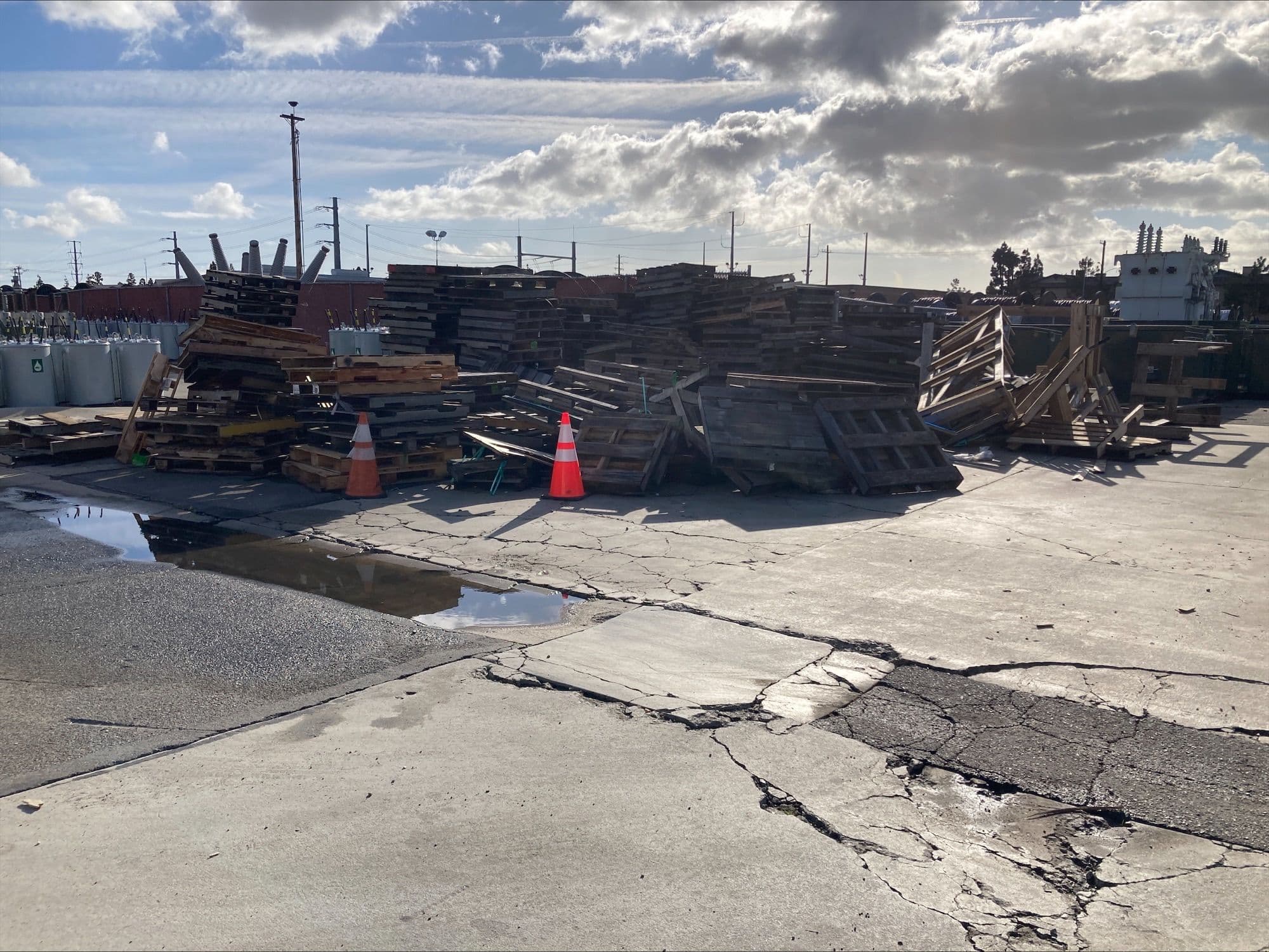 Used 48x40 Wooden Pallets - Mobile, AL 36582