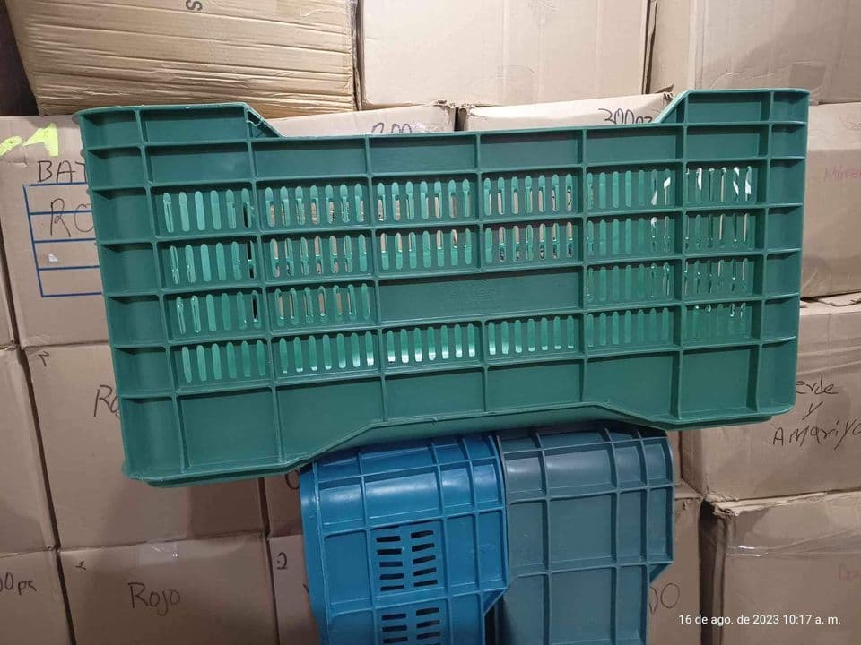 73x42x35 Plastic Crates - Minneapolis MN 55409