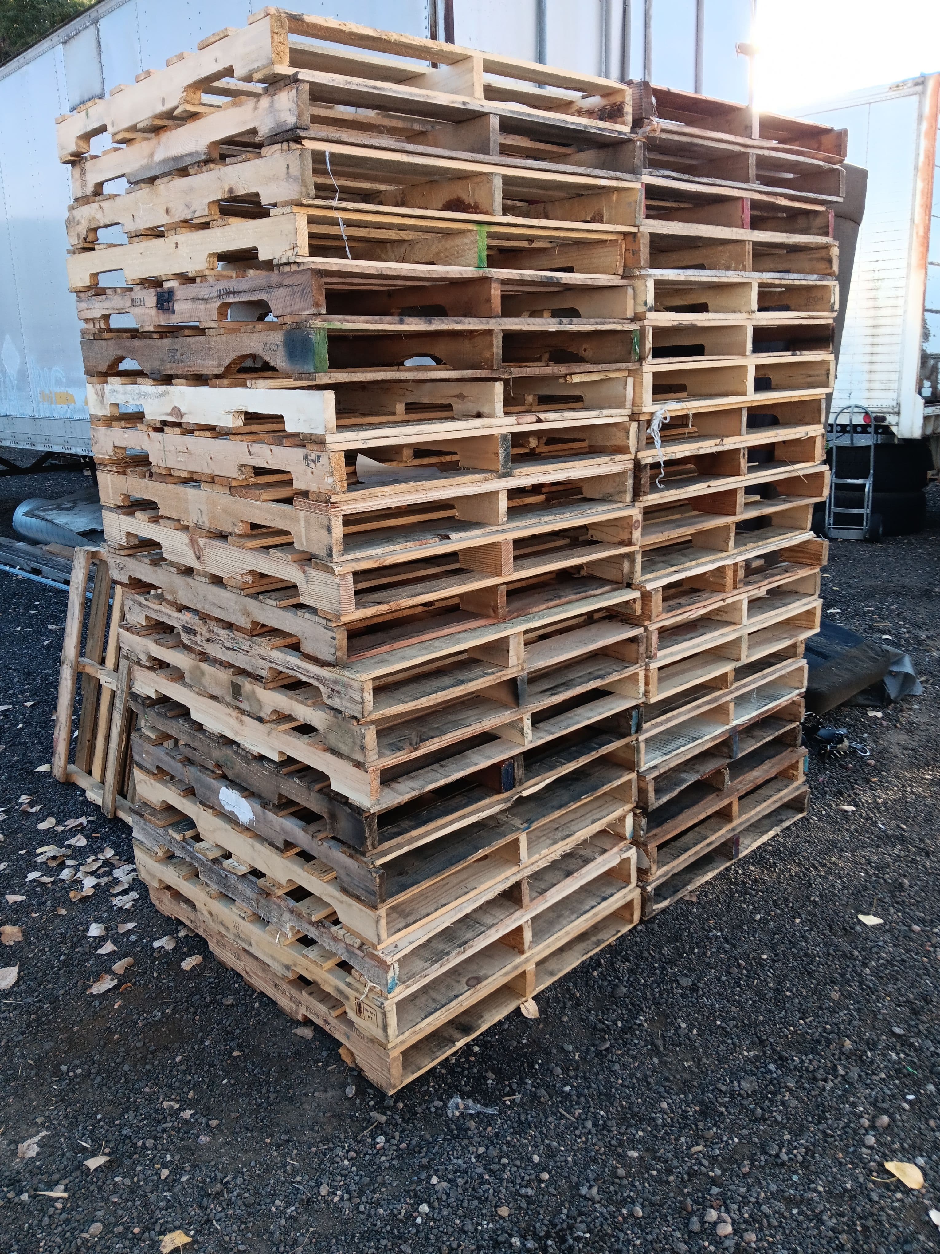 Grade A (#1) GMA 4-way Skids - Cleveland OH 44105