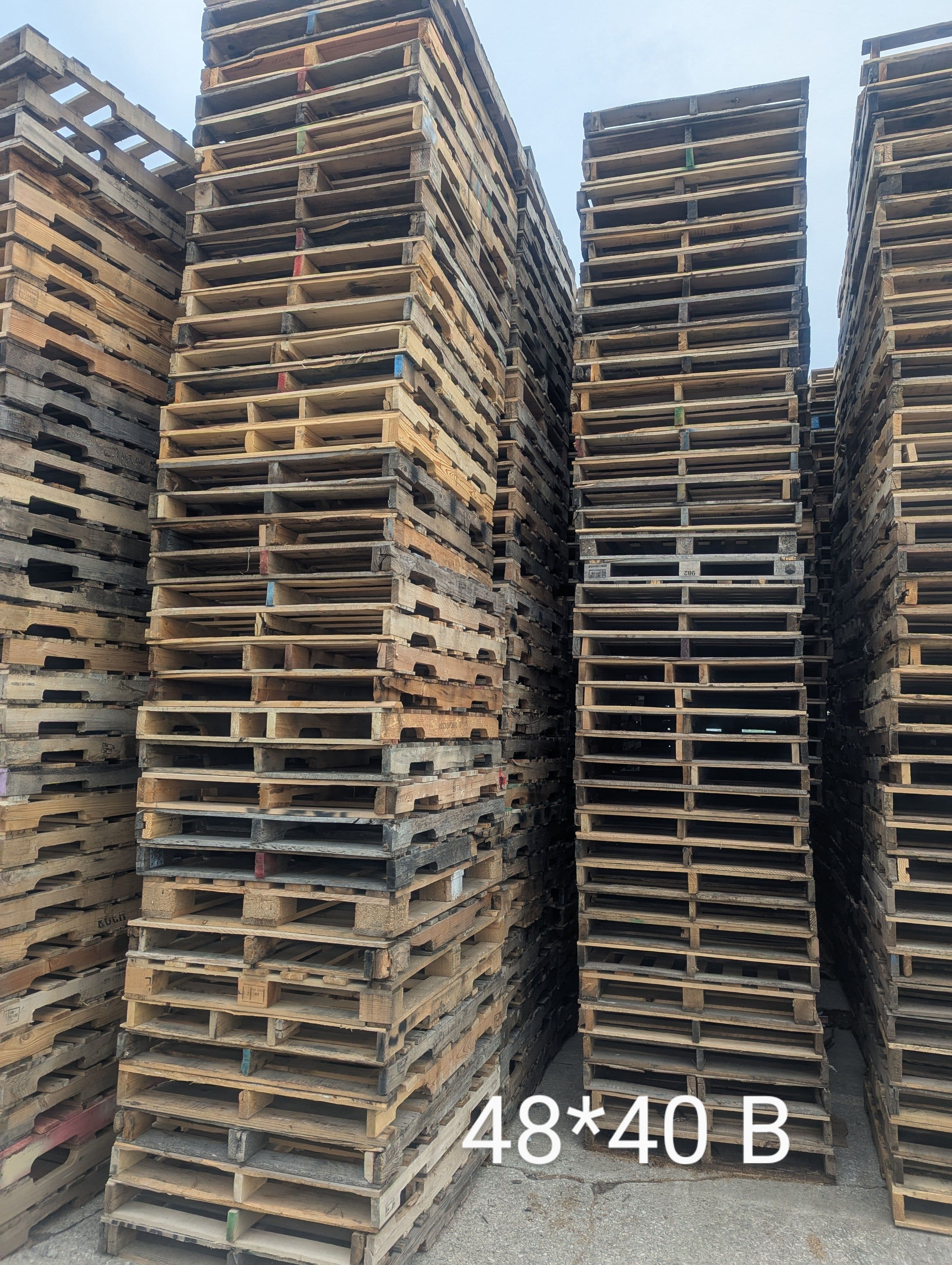 48 x 40 4-way Wooden Pallets - Houston, TX 77064