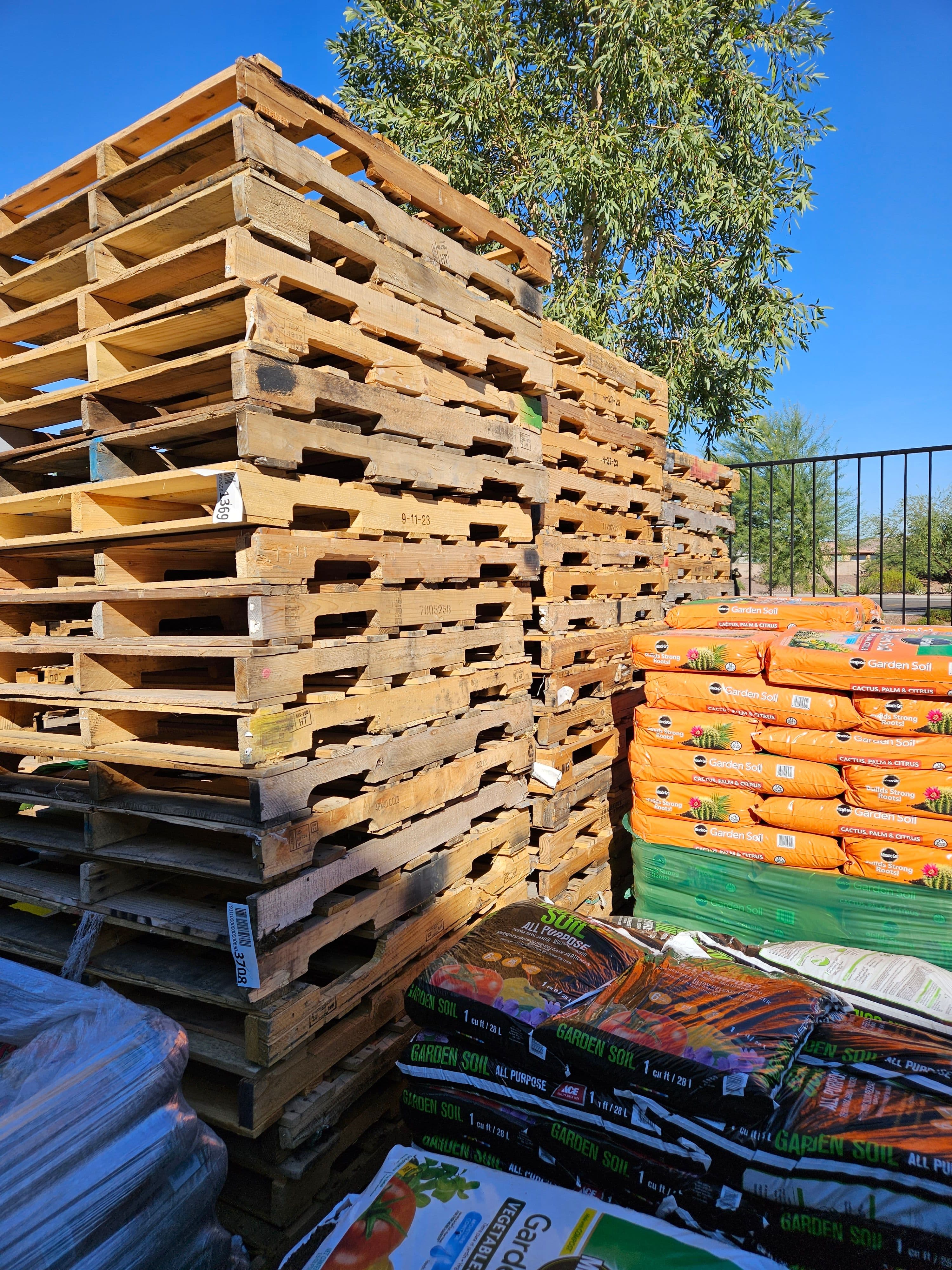 Grade B 48 Forty Used Wood Pallets - Chicago IL 60640