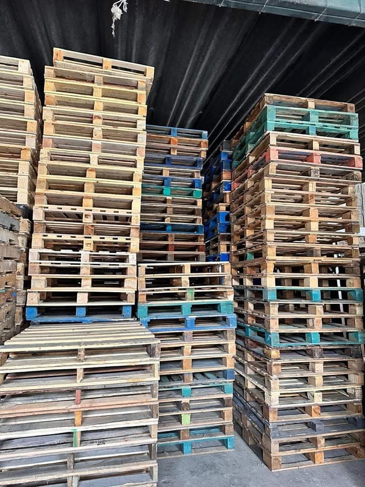 Used Block 48 x 40 Wood Warehouse Pallets - Wahiawa HI 96786