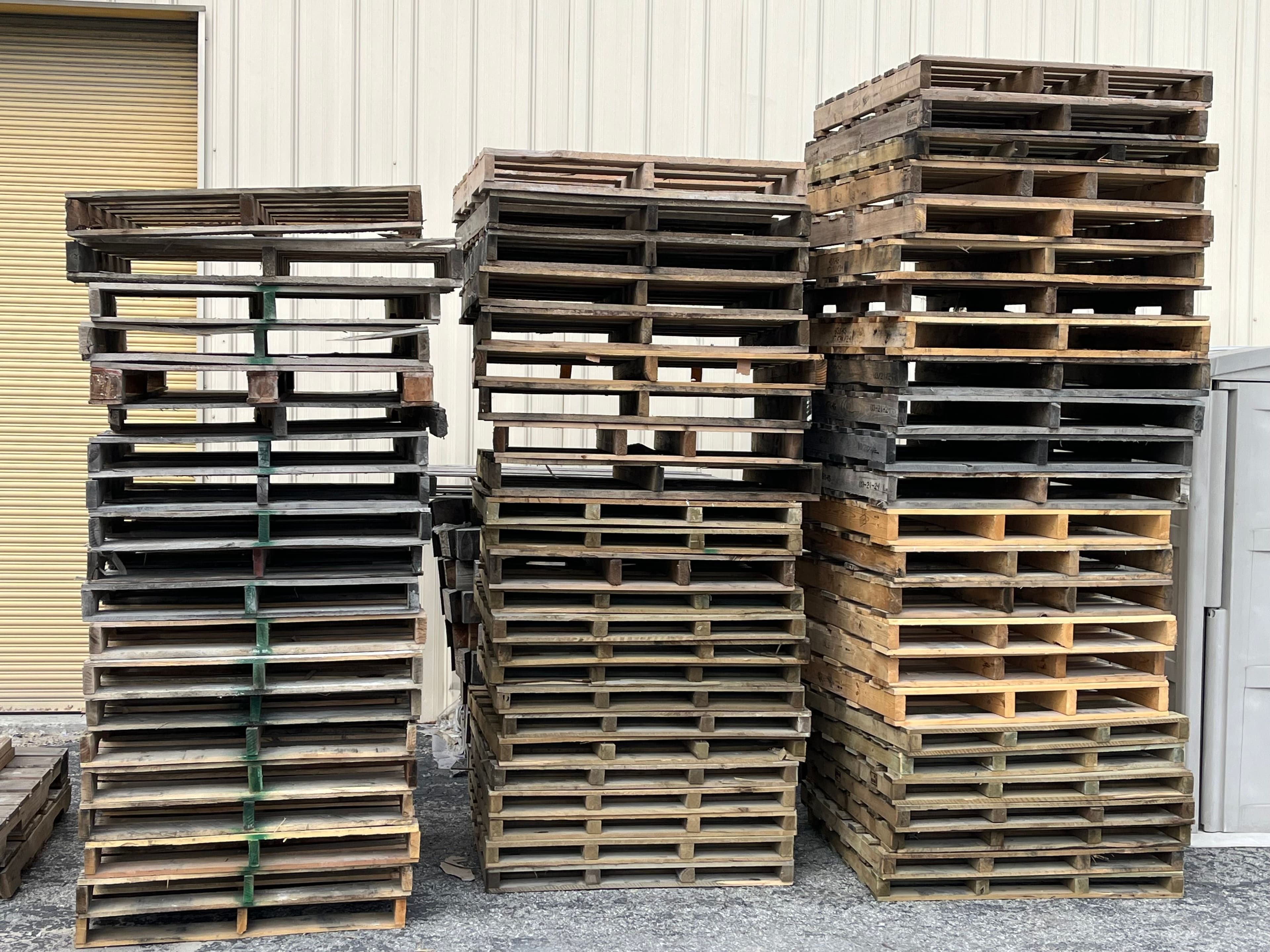 Used 48x40 Wooden Pallets - Miami, FL 33130