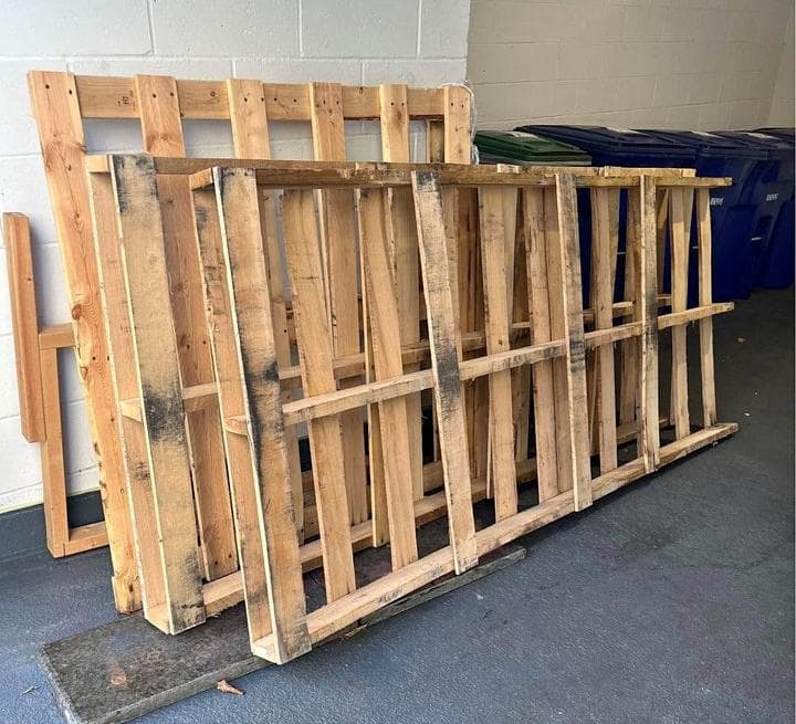 120 x 220 cm Used 2-Way Stringer Pallets - Gillette WY 82716