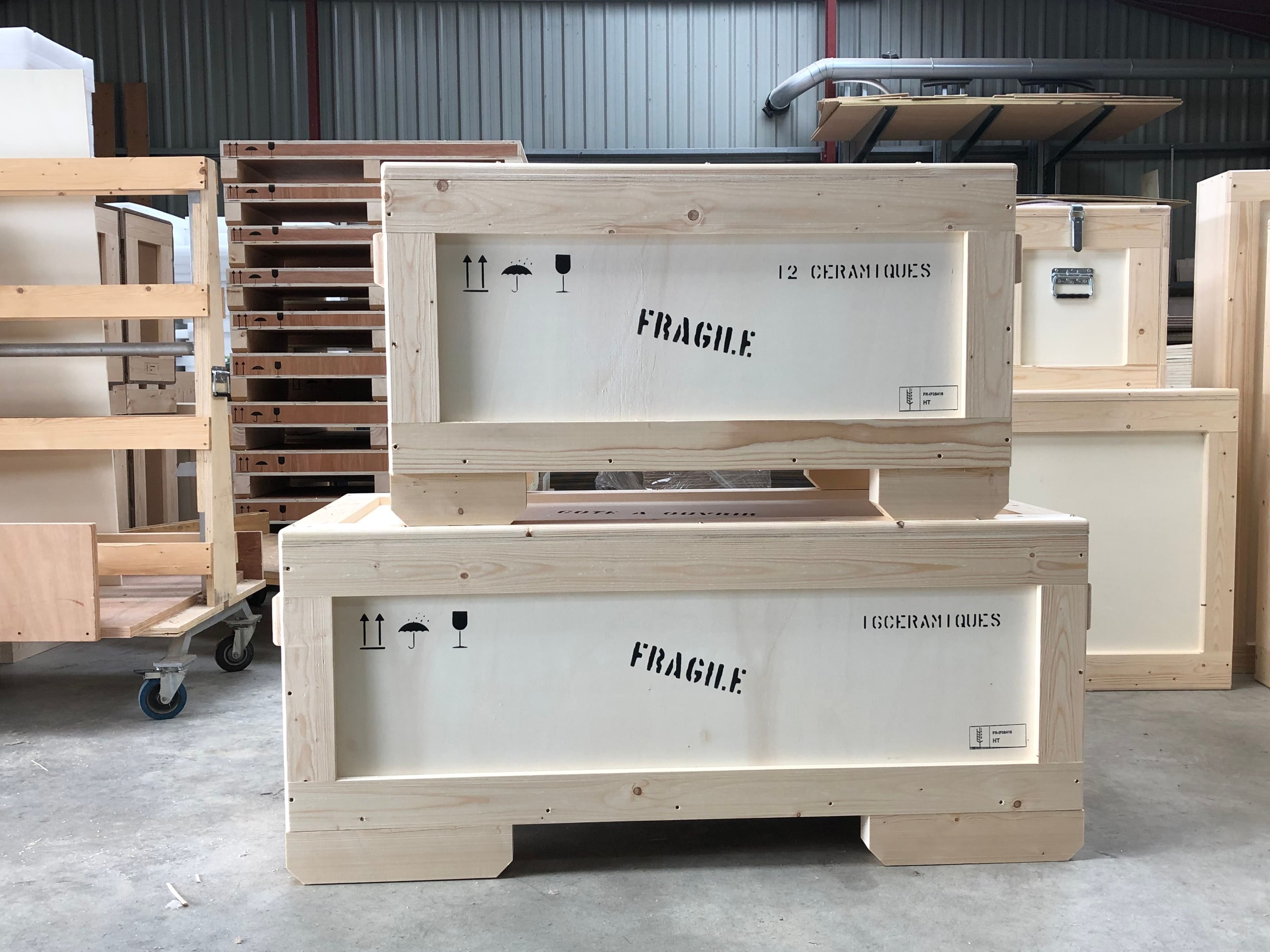 Wooden crates with foam padding - Los Angeles, CA 90305