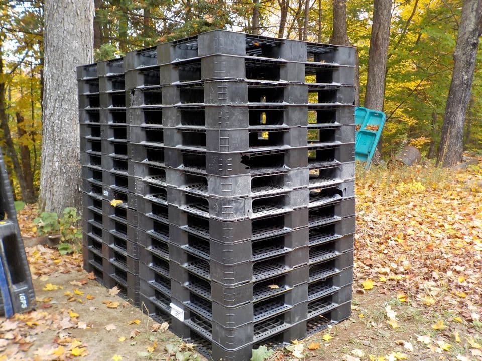 Used 43" x 43" Plastic Pallets - Billings MT 59102