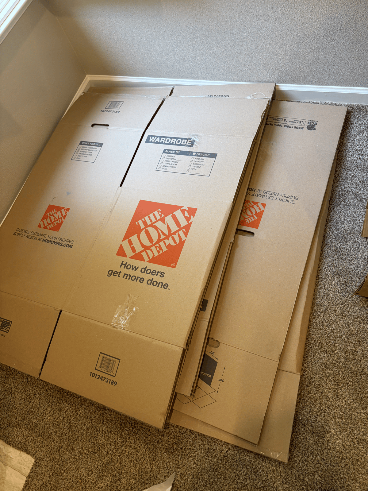 Like New (1x Used) 24x20x47 Wardrobe Moving Boxes - Fresno, CA 93711