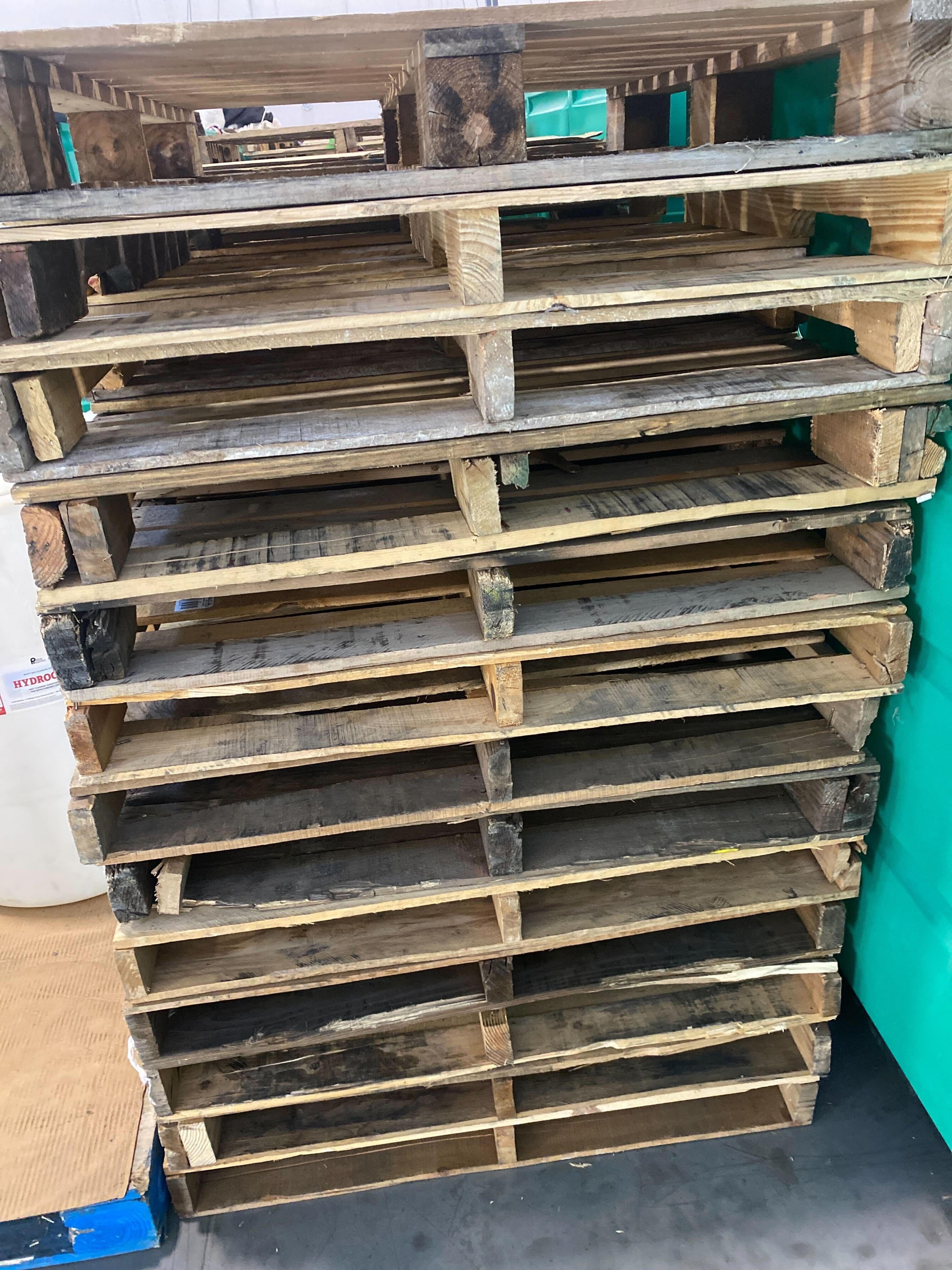 Used 48x40 Wooden Pallets - Levittown, PA 19057