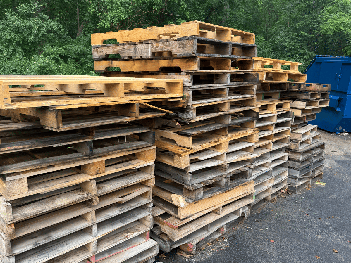 Grade B 48x40x6 Pallets - Clifton, VA 20124