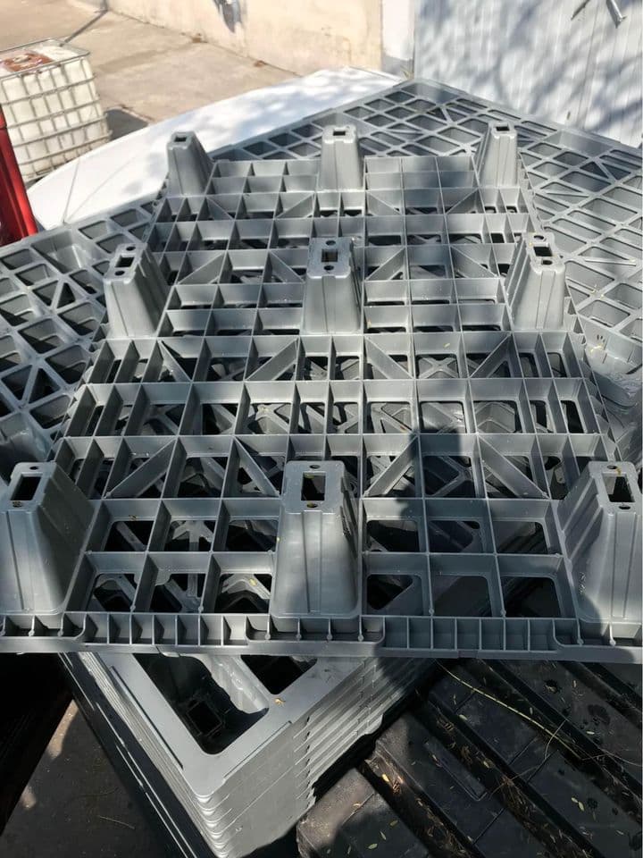 48" x 45" Nine-Legged Plastic Pallets - Charleston WV 25304