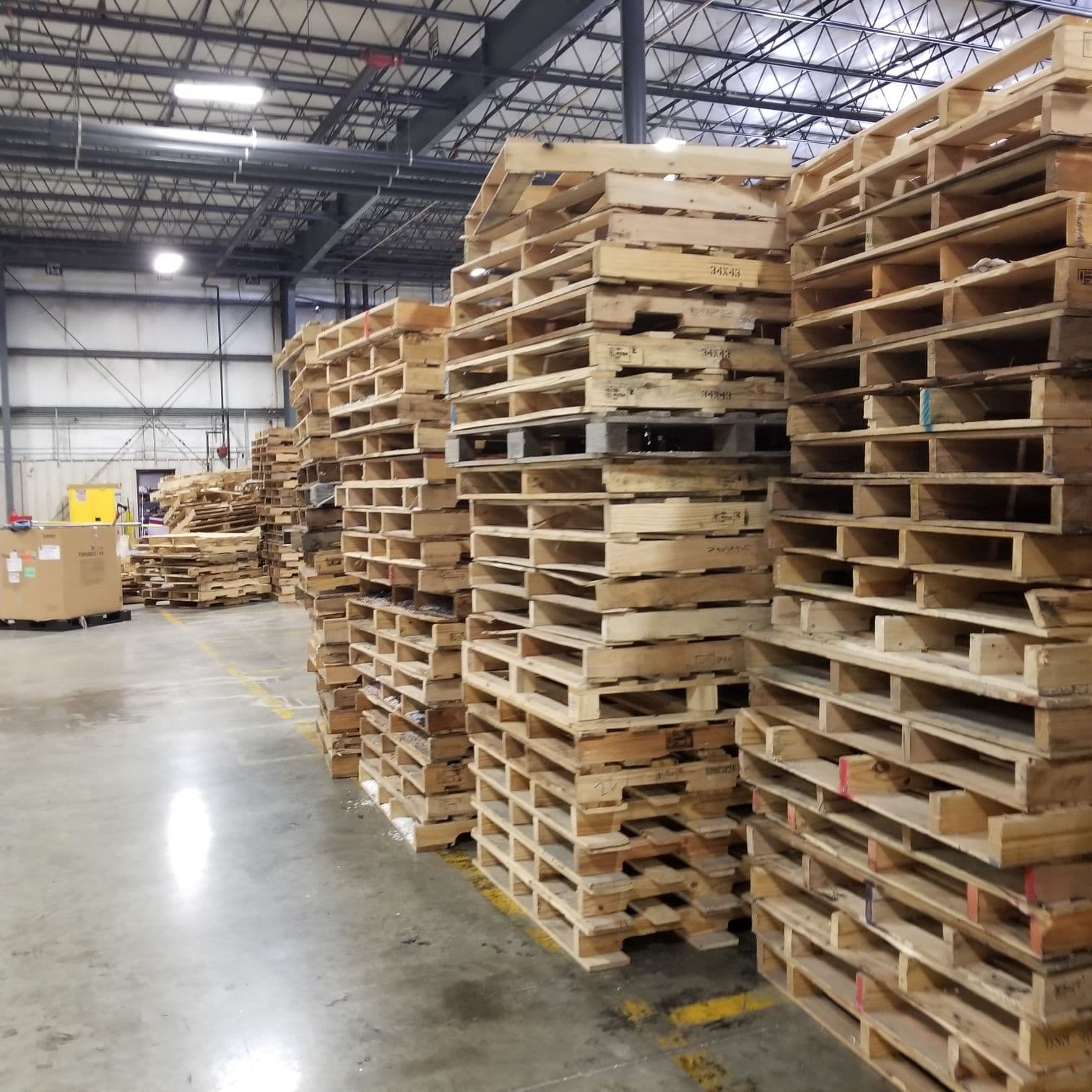 48 x 48 Hardwood Used Pallets - Waverly OH 45690