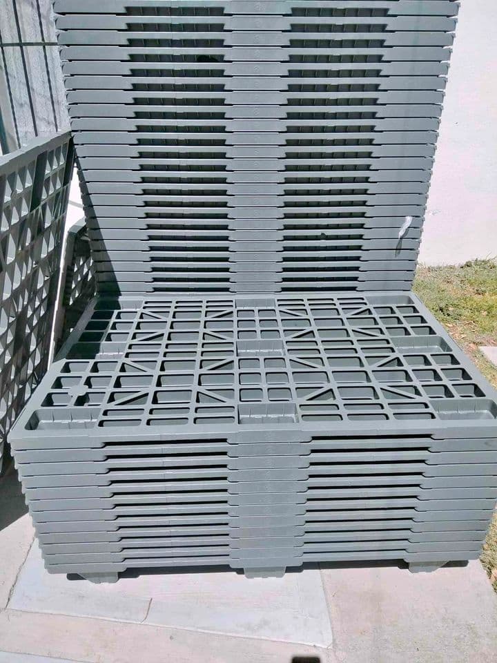 48 x 32 Nestable Shipping Pallets - Westbury NY 11590