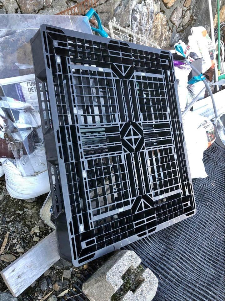 Heavy Duty 48 x 40 Used CBA Plastic Pallets - New Castle DE 19720