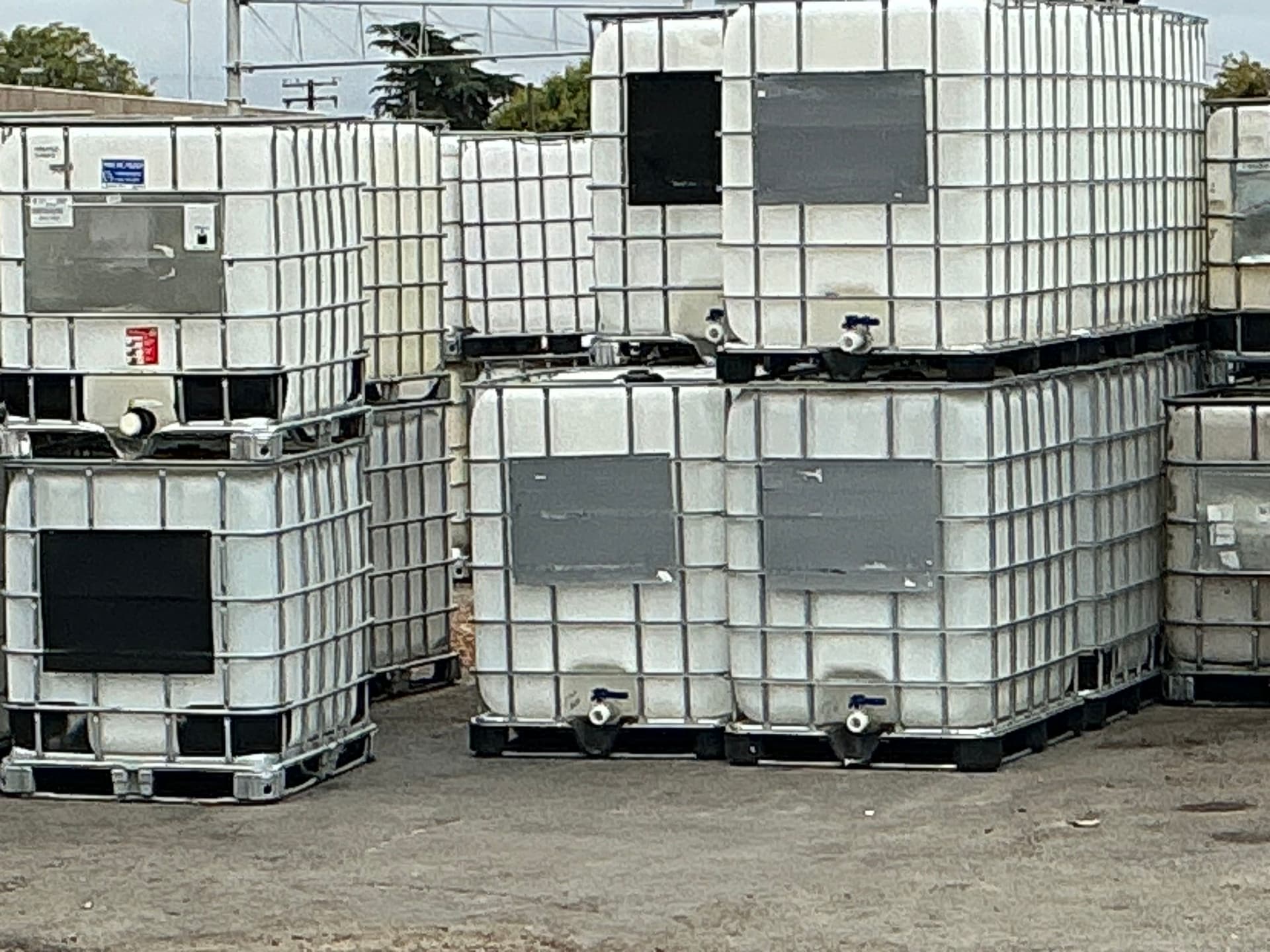 Used 275 Gallon  IBC Totes - Empire CA 95319