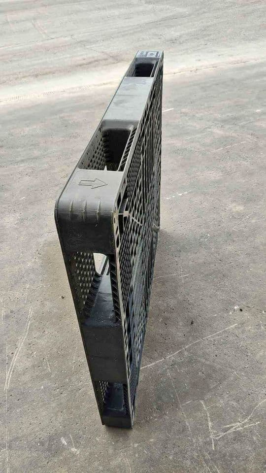 Used 48 x 40 Plastic Rackable Pallets - Saginaw, MI 48601