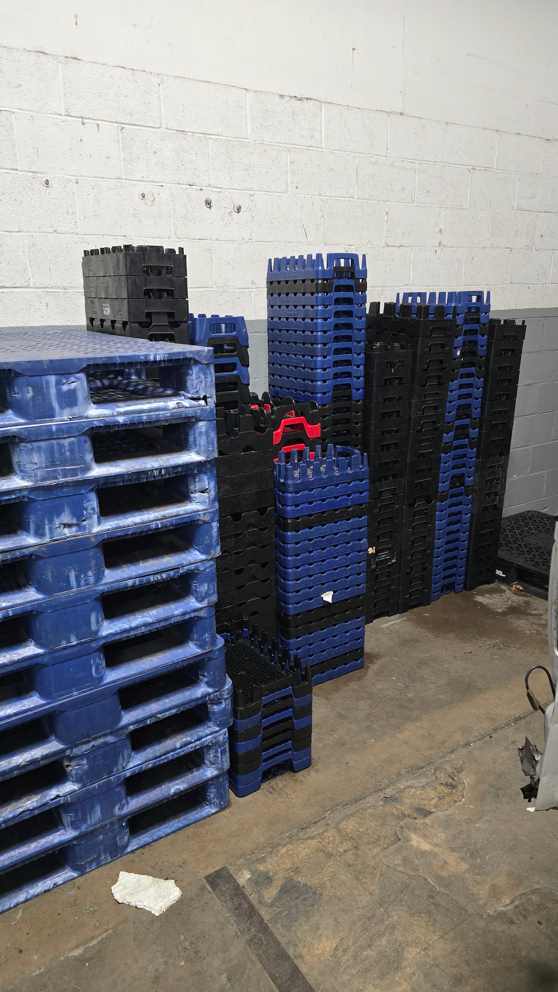 Used 48x48x6 Plastic Pallets - Chicago, IL 60608
