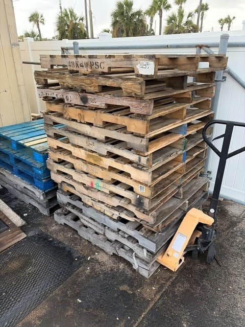 Grade B Pallets - Fort Walton Beach, FL 32548