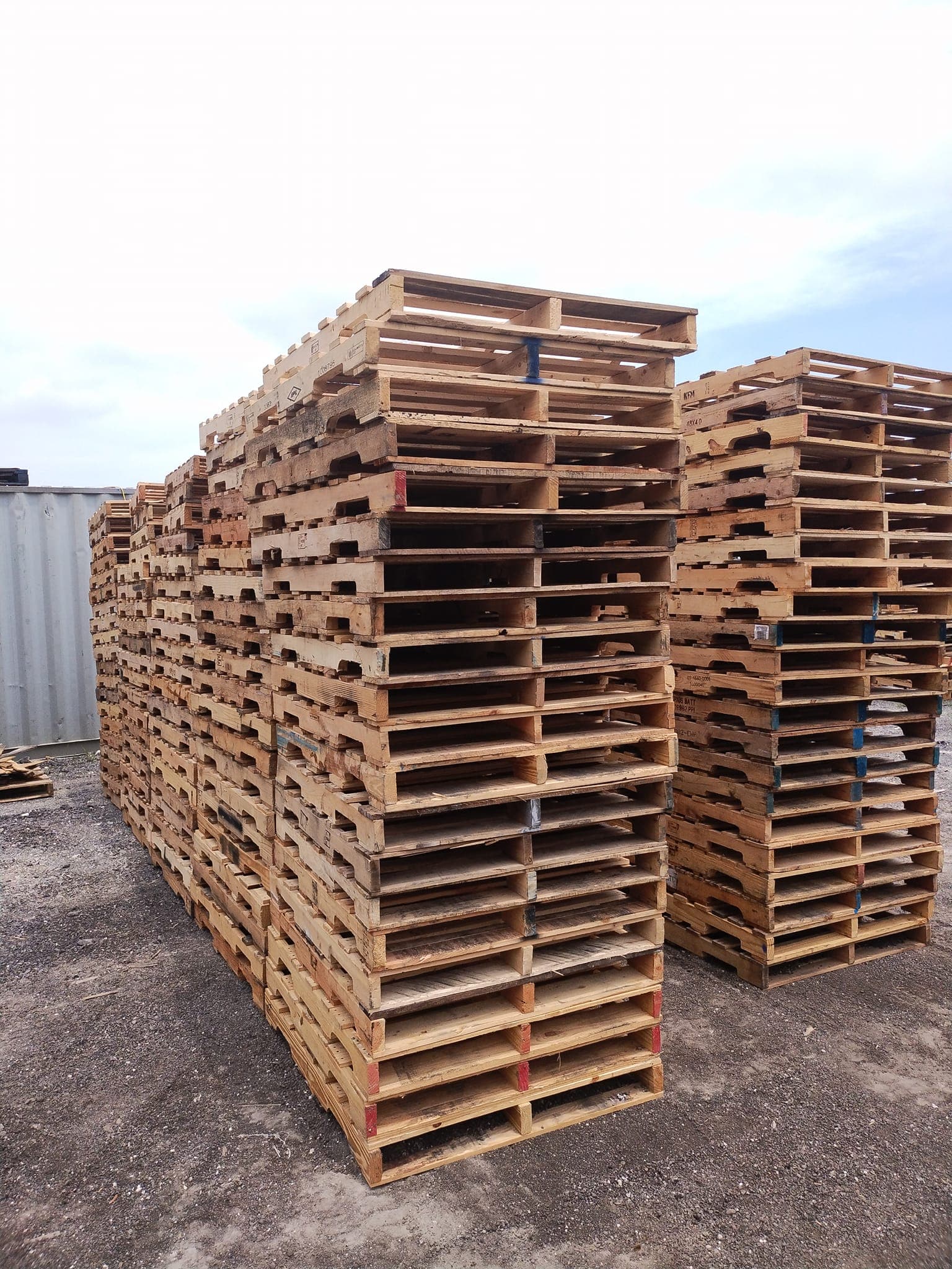 Repaired Grade B 48 x 40 Wood Pallets - Salem NJ, NJ 08070