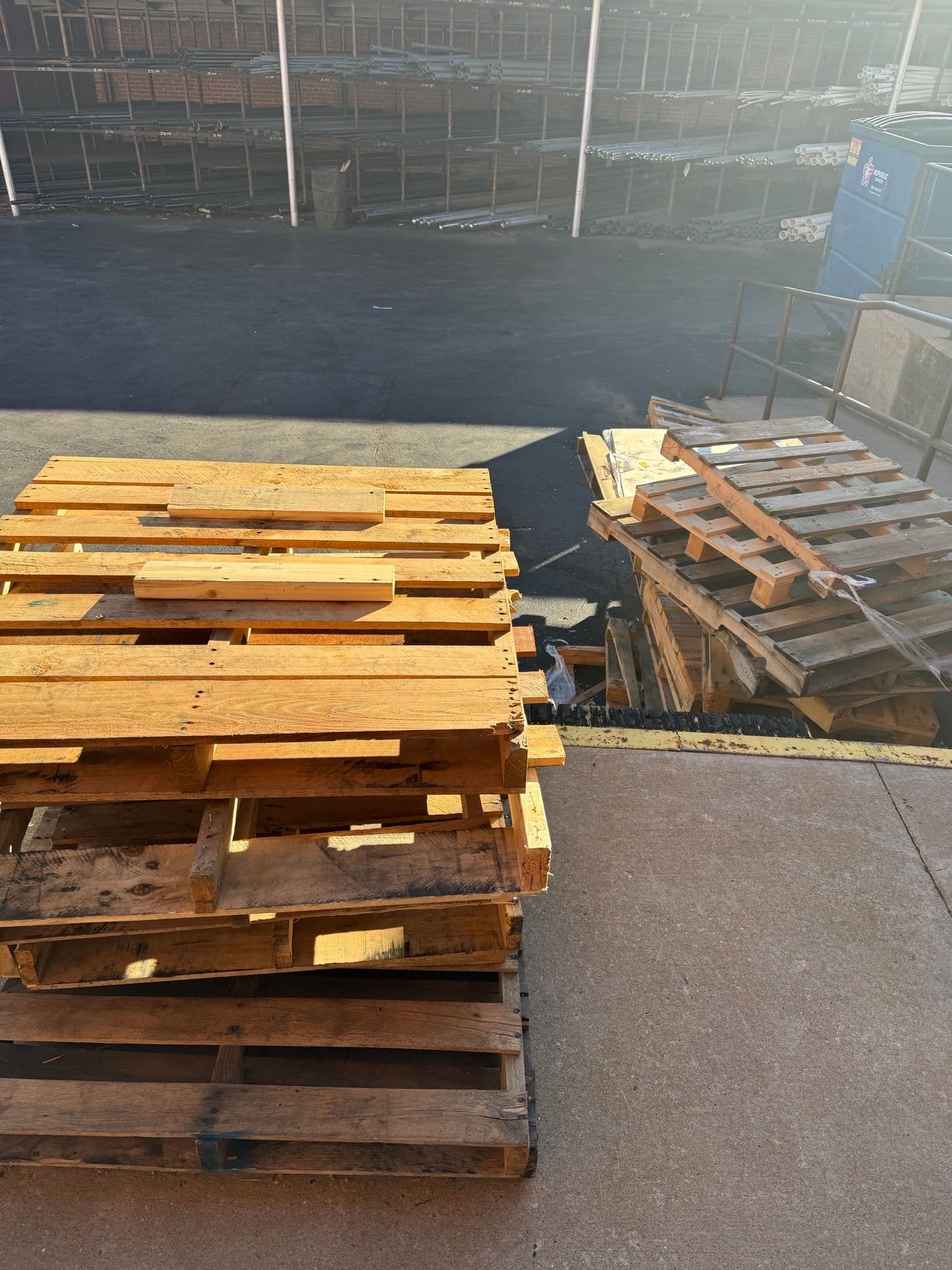 Used 48x40 Wooden Pallets - Oklahoma City, OK 73104