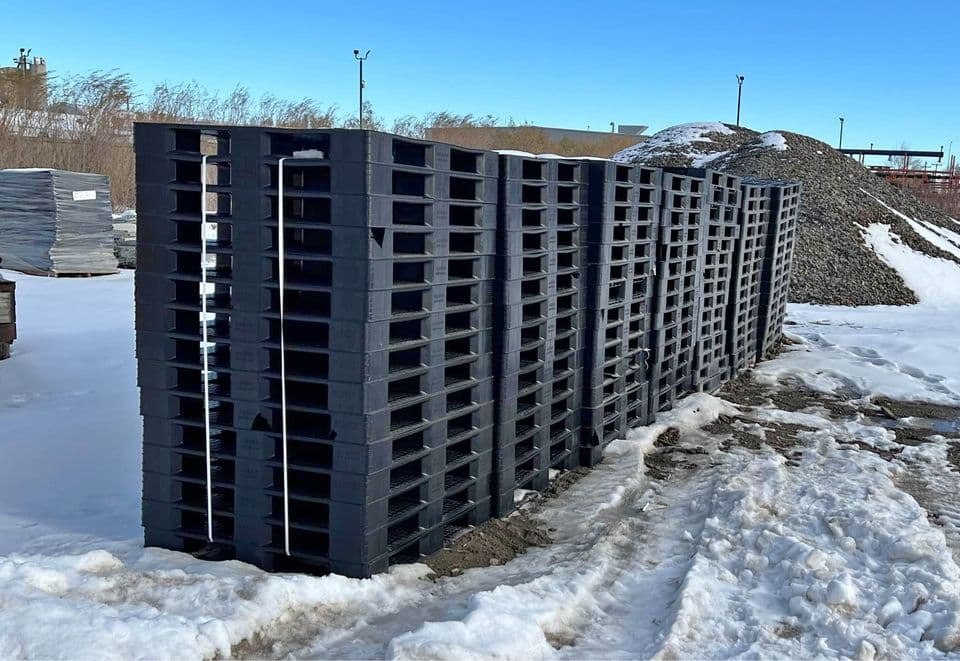 Bulk Amount of 43" x 43" Used Plastic Pallets - Pocatello ID 83201